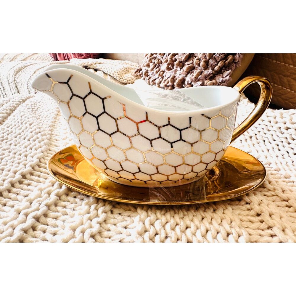 Ciroa Luxe Porcelain Australia Gold Metallic Lattice Sauce/Gravy Boat & Plate